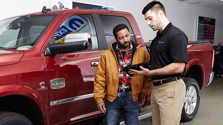 svcadvisorwithramcustomer_720x405